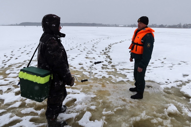 Внимание! Тонкий лед!