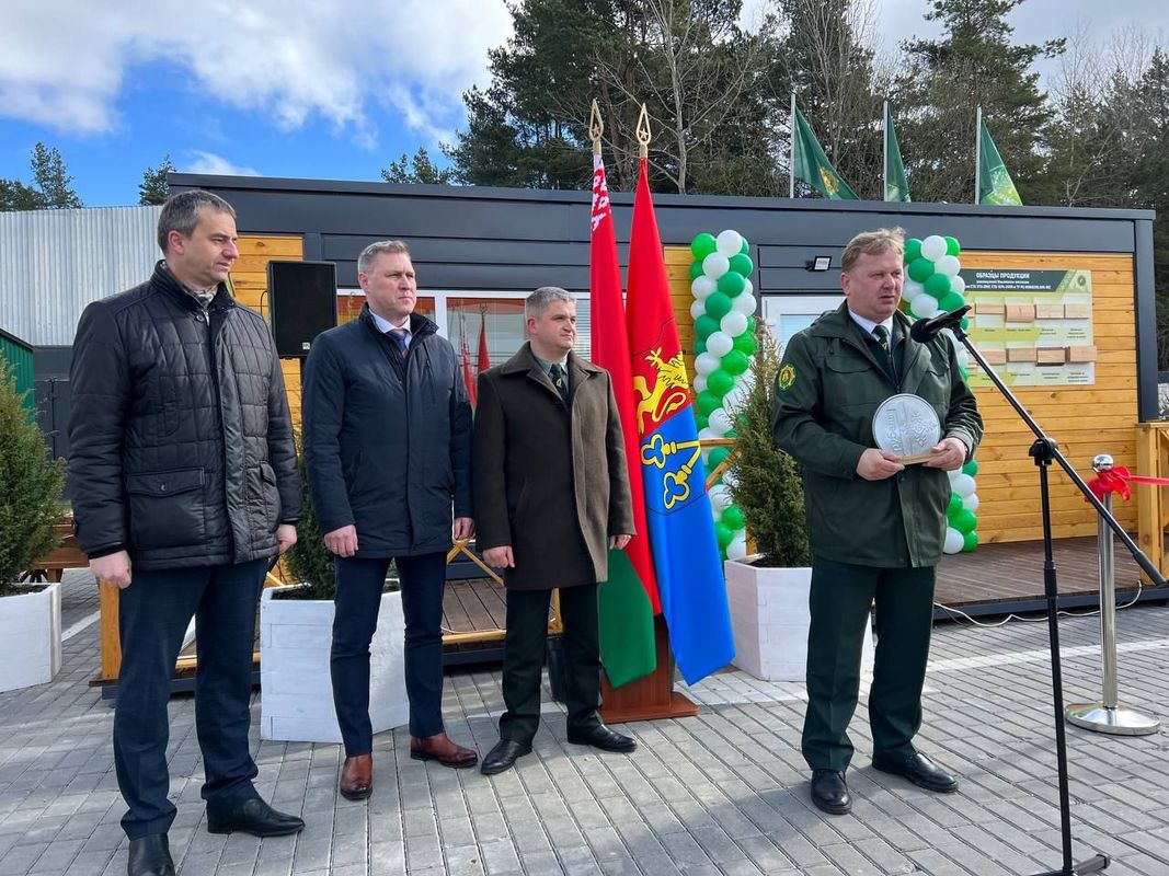 Десятая площадка фирменной торговой сети Минлесхоза «Лесной домик» открылась в Лиде